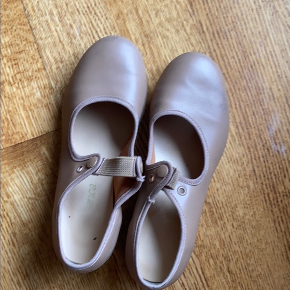 Tap shoes